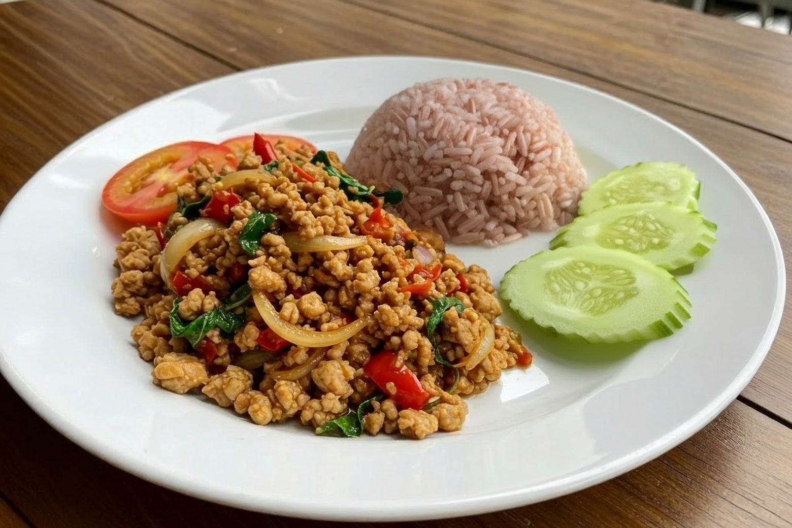 เมนูอาหาร 5 หมู่ - ข้าวกล้องราดกะเพราไก่สมุนไพร