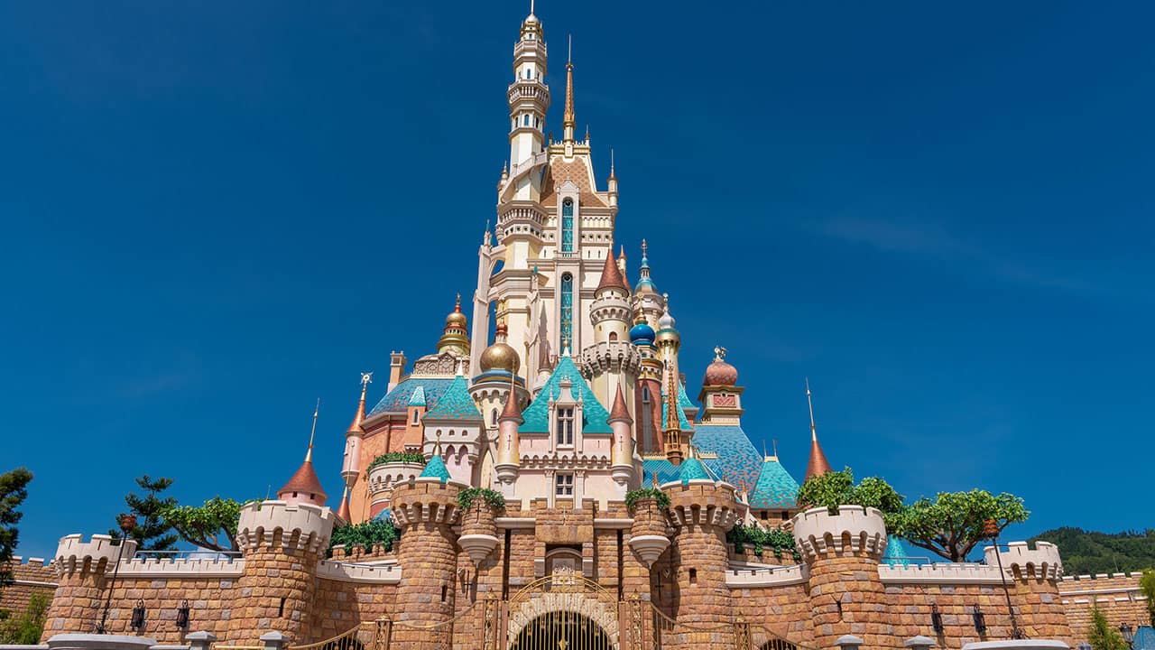 ดิสนีย์แลนด์มีที่ไหนบ้าง Disneyland Paris, France